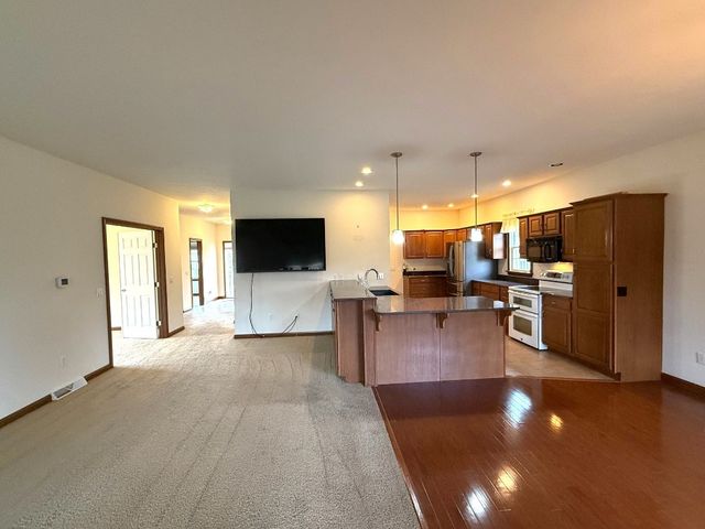 6250 MEADOWLAND Circle 90, Erie, PA 16509