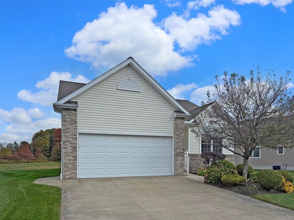 6250 MEADOWLAND Circle 90, Erie, PA 16509