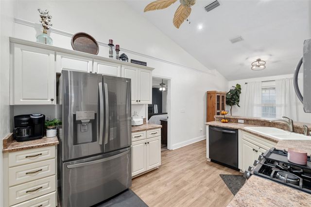 25175 SW 20TH AVENUE, Newberry, FL 32669