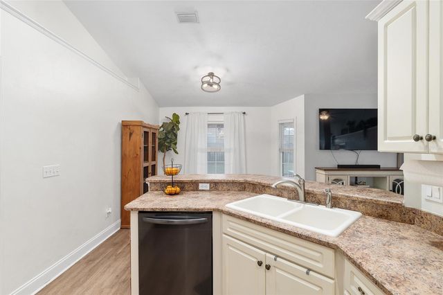 25175 SW 20TH AVENUE, Newberry, FL 32669