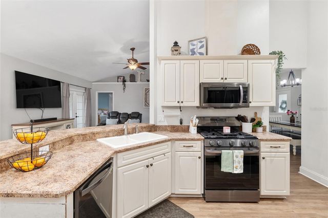 25175 SW 20TH AVENUE, Newberry, FL 32669