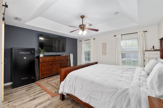 25175 SW 20TH AVENUE, Newberry, FL 32669