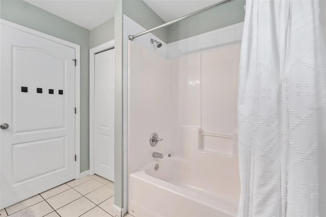 25175 SW 20TH AVENUE, Newberry, FL 32669