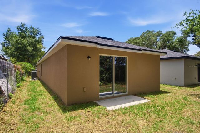 2107 SUANEE AVENUE 200, Eustis, FL 32726