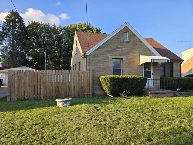3624 E College AVENUE, Cudahy, WI 53110