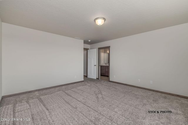 11673 N SIMMONS LN, Rathdrum, ID 83858