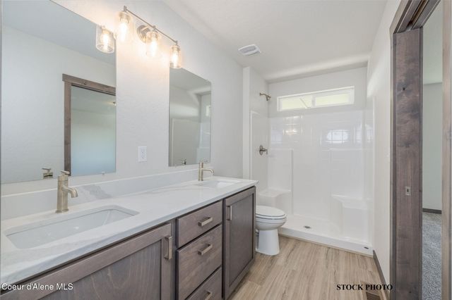 11673 N SIMMONS LN, Rathdrum, ID 83858