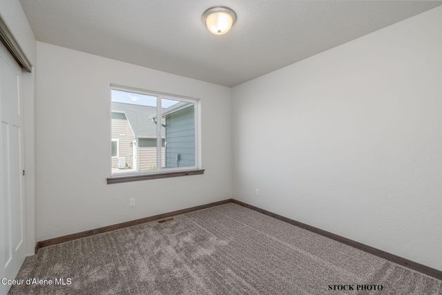 11673 N SIMMONS LN, Rathdrum, ID 83858