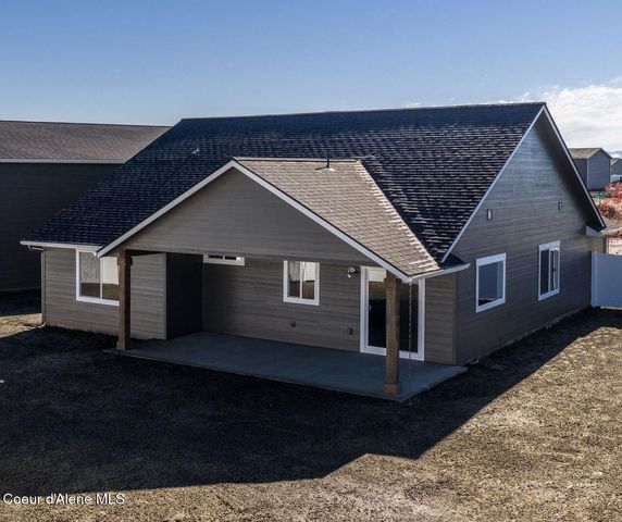 11673 N SIMMONS LN, Rathdrum, ID 83858