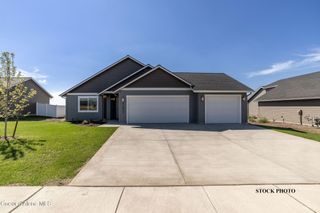 11673 N SIMMONS LN, Rathdrum, ID 83858