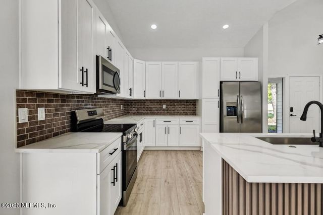 3118 LAKESIDE VILLA Road, Orange Park, FL 32073