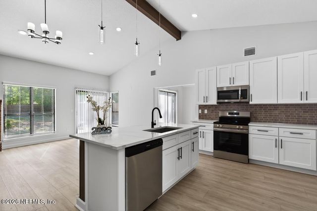 3118 LAKESIDE VILLA Road, Orange Park, FL 32073