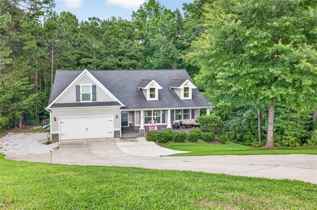 2565 Aaron Court, Loganville, GA 30052