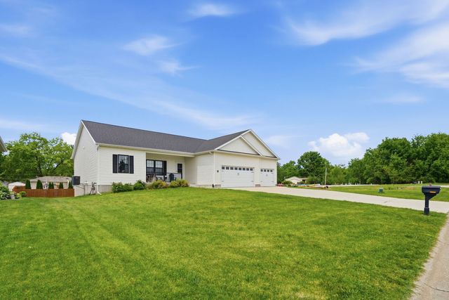 909 14th Street, Rapids City, IL 61278