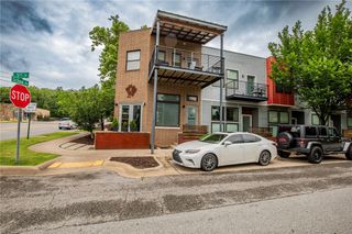 390 W 5th Street 2, Fayetteville, AR 72701