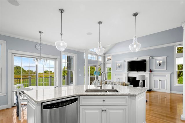 87 Waters Edge, Tiverton, RI 02878