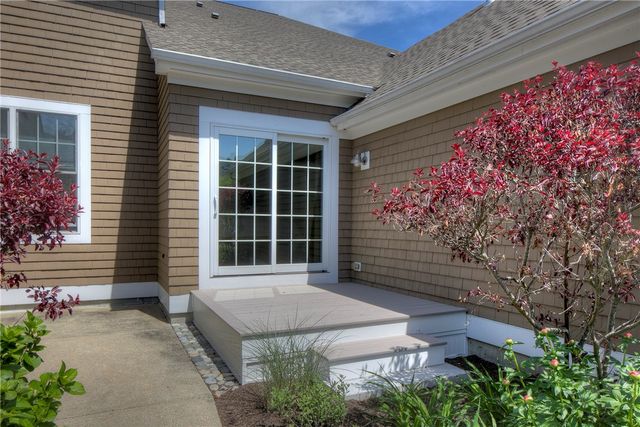 87 Waters Edge, Tiverton, RI 02878