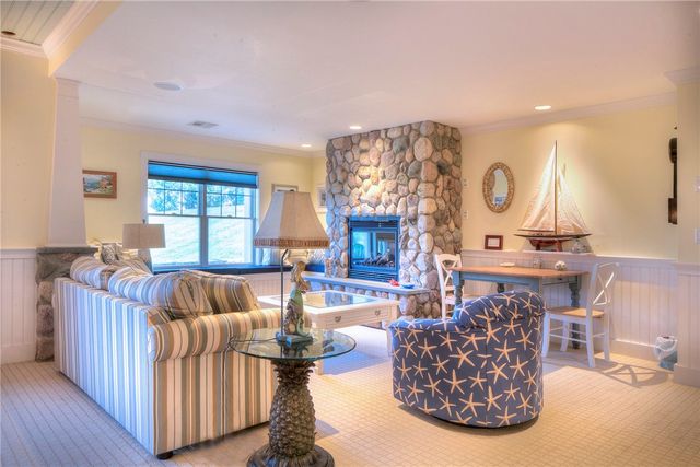 87 Waters Edge, Tiverton, RI 02878