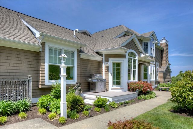 87 Waters Edge, Tiverton, RI 02878