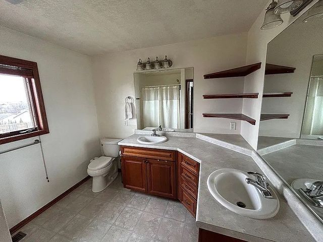 306 N 17th Street, Indianola, IA 50125