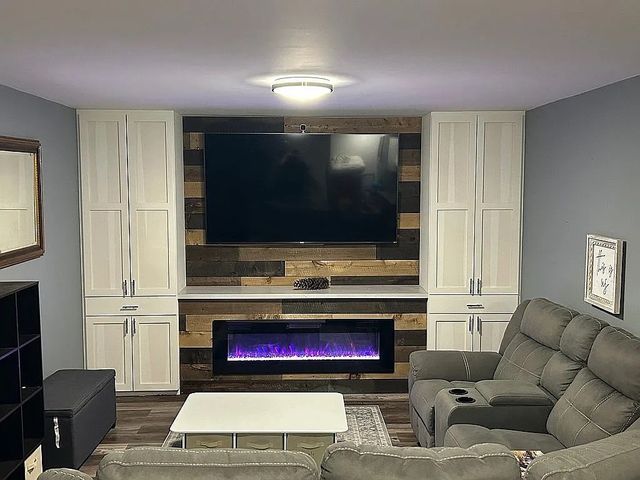 306 N 17th Street, Indianola, IA 50125