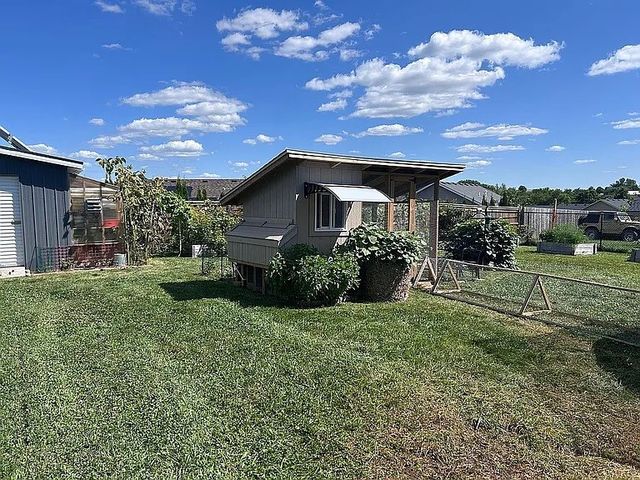 306 N 17th Street, Indianola, IA 50125