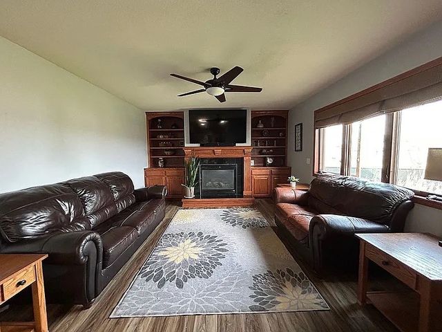 306 N 17th Street, Indianola, IA 50125