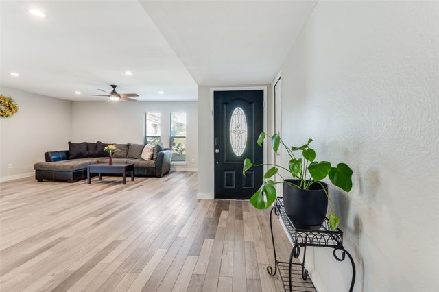 1742 Delaford Drive, Carrollton, TX 75007