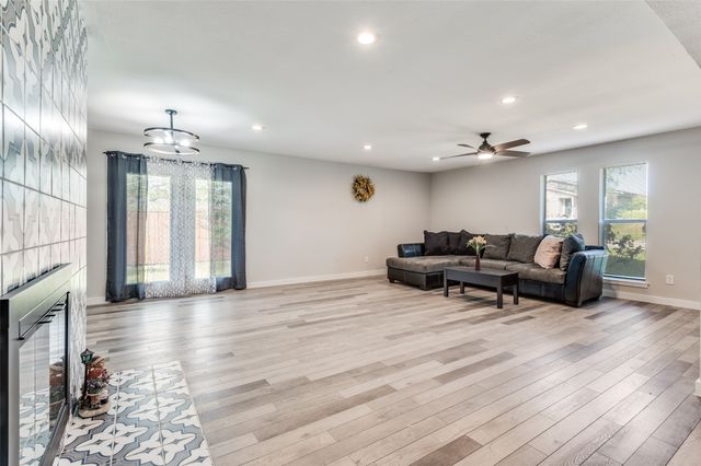 1742 Delaford Drive, Carrollton, TX 75007