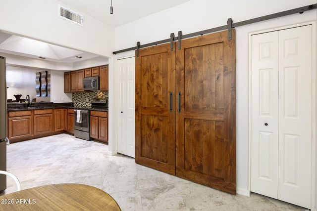 10050 E MOUNTAINVIEW LAKE Drive 68, Scottsdale, AZ 85258