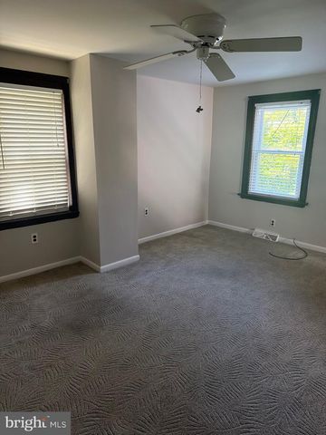 1196 REBEL HILL RD, Conshohocken, PA 19428