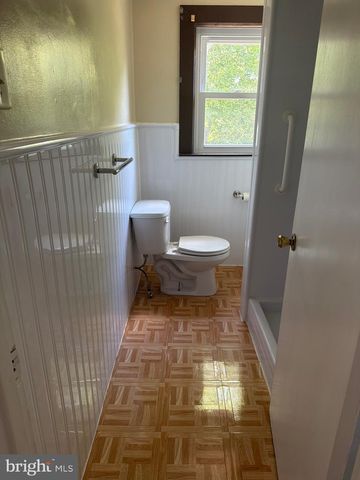 1196 REBEL HILL RD, Conshohocken, PA 19428