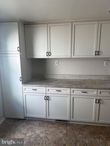 1196 REBEL HILL RD, Conshohocken, PA 19428