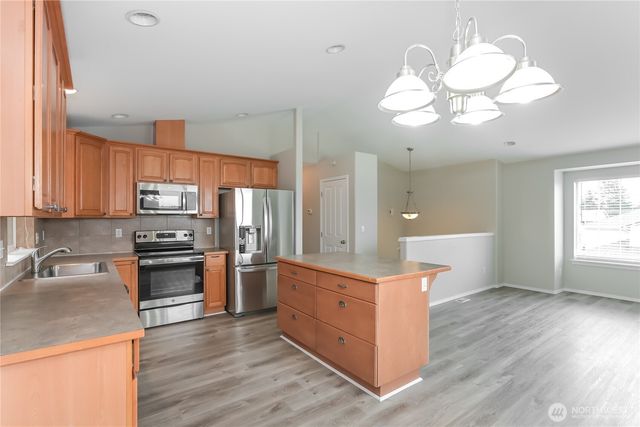 1417 200th Street Ct E, Spanaway, WA 98387