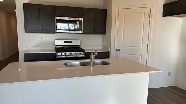 2276 Redwood Trail, Wonder Lake, IL 60097