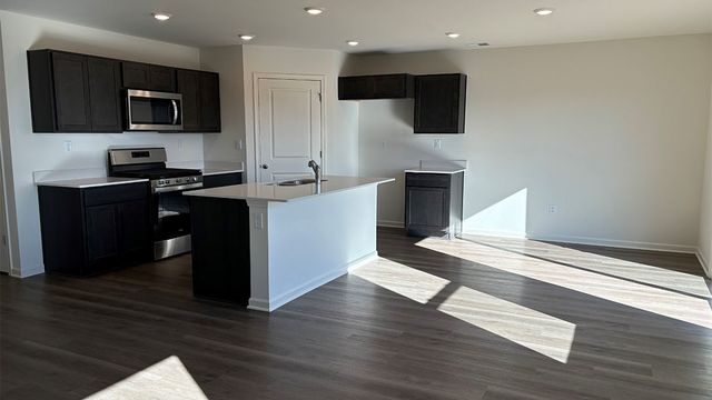 2276 Redwood Trail, Wonder Lake, IL 60097