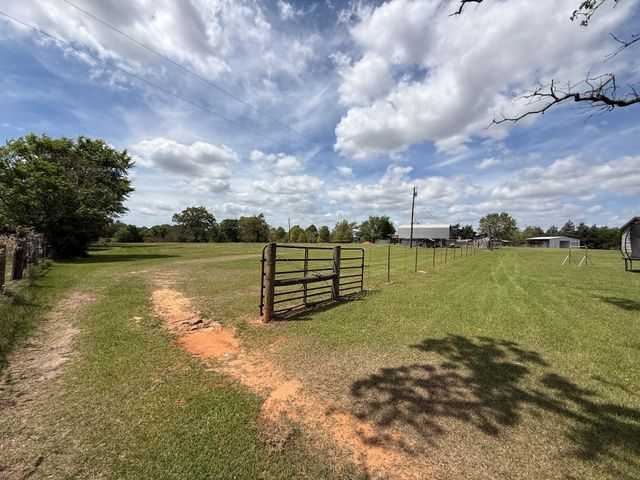 9750 Private Road 3080, Buffalo, TX 75831