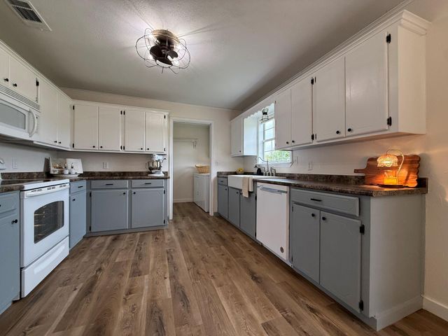 9750 Private Road 3080, Buffalo, TX 75831