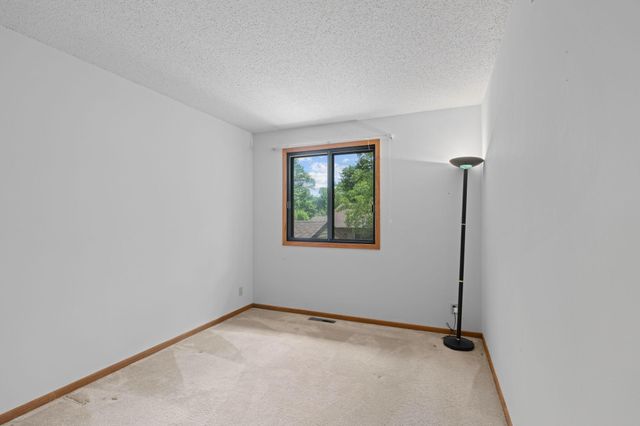 112 South Drive D, Circle Pines, MN 55014