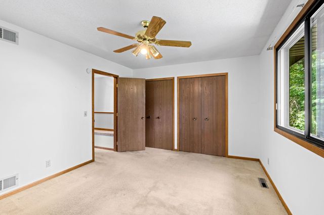 112 South Drive D, Circle Pines, MN 55014