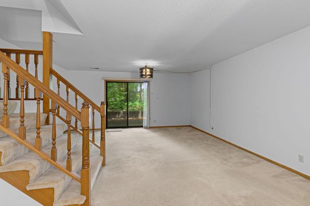 112 South Drive D, Circle Pines, MN 55014
