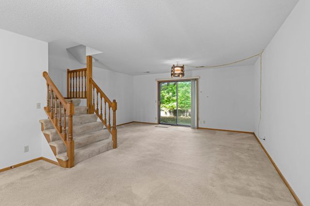 112 South Drive D, Circle Pines, MN 55014