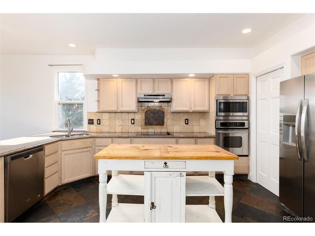 9758 Colinade Dr, Lone Tree, CO 80124