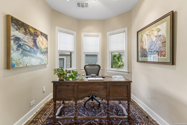 301 Parland Pl, San Antonio, TX 78209