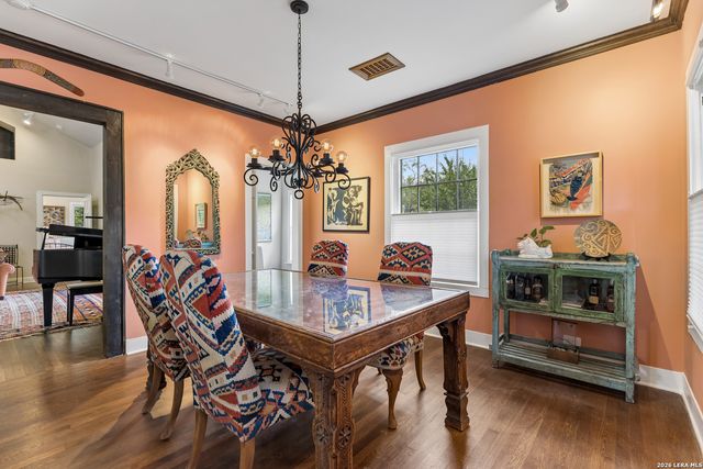 301 Parland Pl, San Antonio, TX 78209