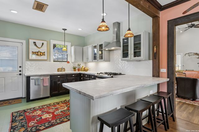 301 Parland Pl, San Antonio, TX 78209