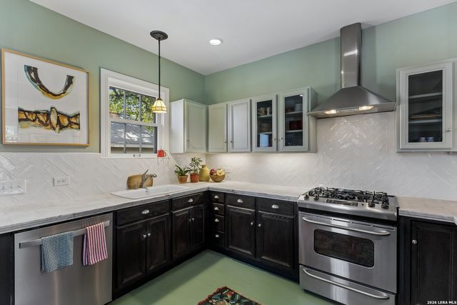 301 Parland Pl, San Antonio, TX 78209