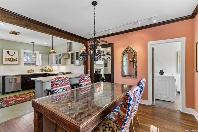 301 Parland Pl, San Antonio, TX 78209