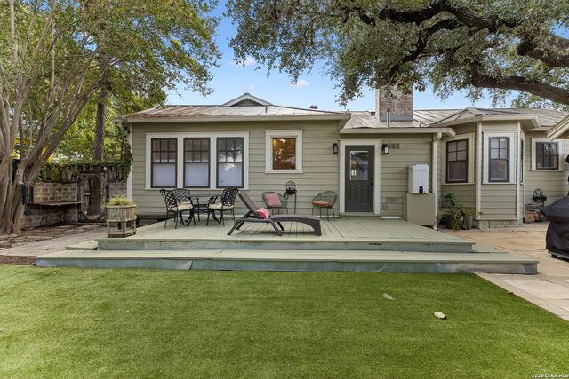 301 Parland Pl, San Antonio, TX 78209