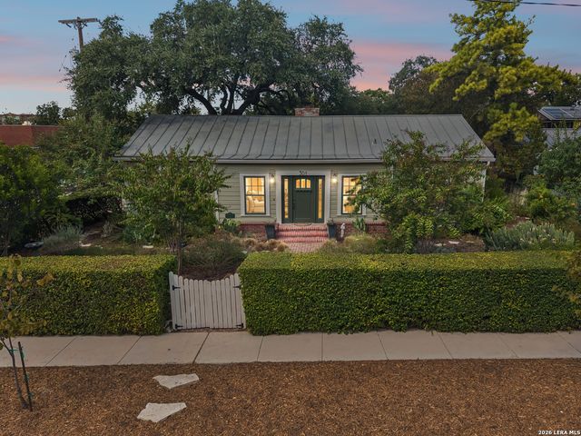 301 Parland Pl, San Antonio, TX 78209